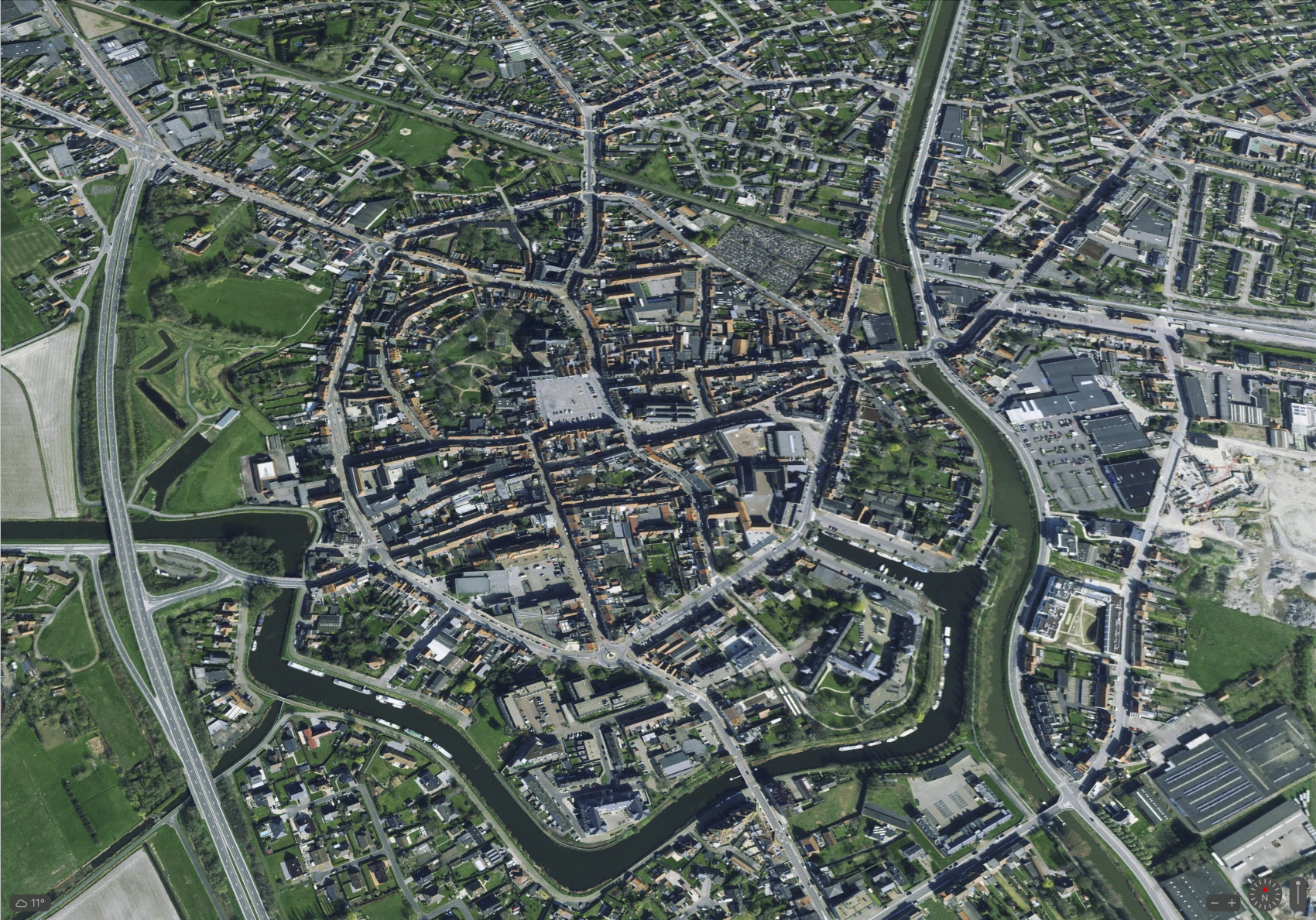Luchtfoto van de stad Veurne